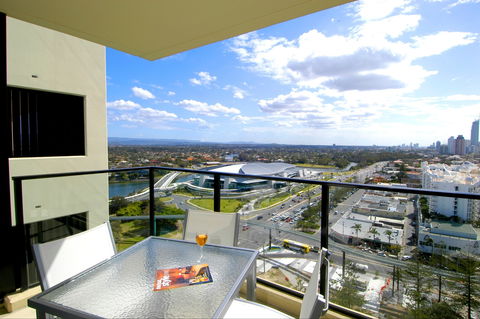 Mantra Broadbeach On The Park - Lismore Accommodation 2