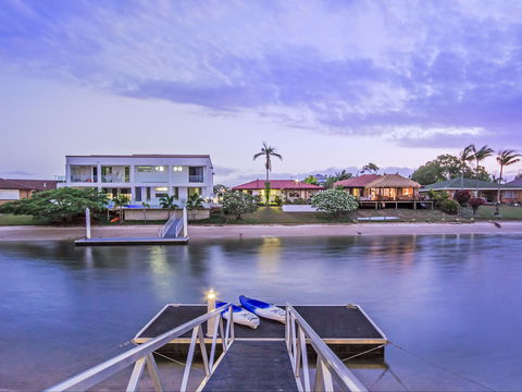 Riviera Waters Broadbeach - Vogue Holiday Homes - Lismore Accommodation 2