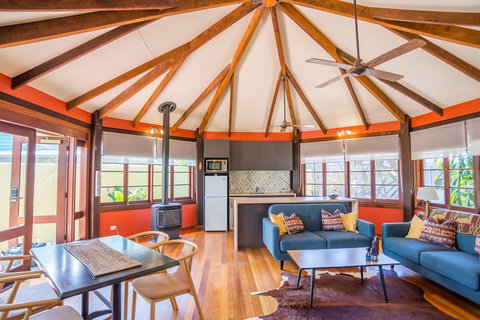 The African Village - By Clouds - Lismore Accommodation 1