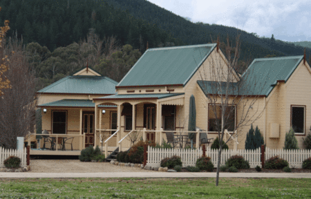 Autumn Affair Cottages  - Lismore Accommodation