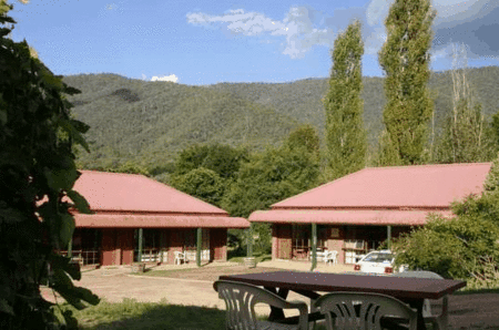 The Snowline Hotel - Lismore Accommodation