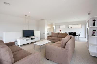 Golf Retreats Torquay - Lismore Accommodation 2