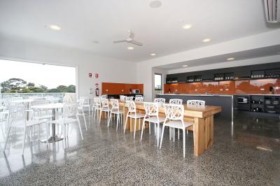 The Island Accommodation - Lismore Accommodation 3