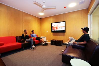 The Island Accommodation - Lismore Accommodation 5
