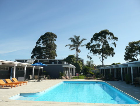 Mallacoota Hotel Motel - Lismore Accommodation 5