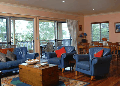 Surfside Retreat - Lismore Accommodation 2