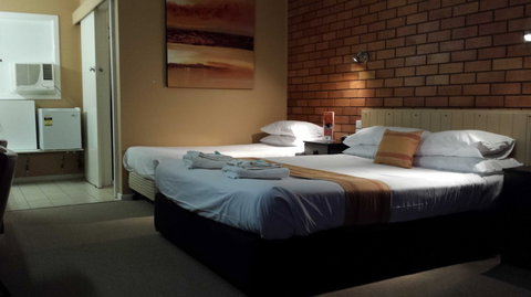 AA Hilldrop Motor Inn - Lismore Accommodation 5