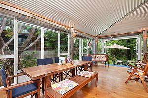 Beachcomber's Cottage - Lismore Accommodation 0