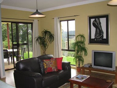 Byron Country Cottages - Lismore Accommodation 1