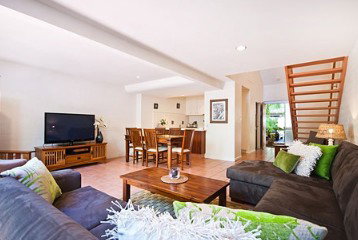 A Byron Experience - Lismore Accommodation 0