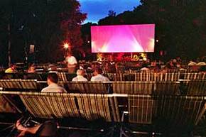 Deckchair Cinema - Lismore Accommodation 2
