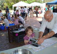 Subi Farmers Market - Lismore Accommodation