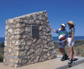 Potshot Monument - Lismore Accommodation 0