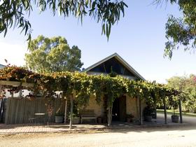 Lake Breeze Wines - Lismore Accommodation 0