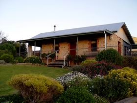 Tim Gramp Wines - Lismore Accommodation 0
