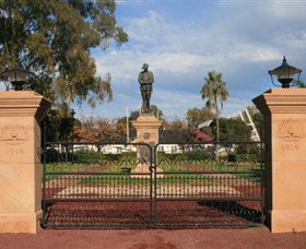 Dalby War Memorial And Gates - Lismore Accommodation 0