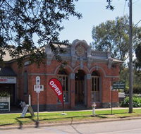 Old Post Office Seymour - Fine Art Gallery  Licensed Restaurant - Lismore Accommodation