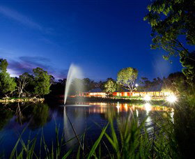 Savannah Visitor Plaza, Taronga Western Plains Zoo Dubbo - Lismore Accommodation 3