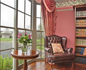 Barcaldine House - Lismore Accommodation 8