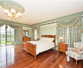 Barcaldine House - Lismore Accommodation 5