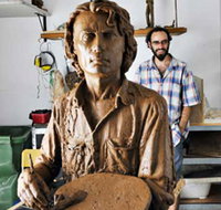 Damien Lucas Sculpture and Design - Lismore Accommodation