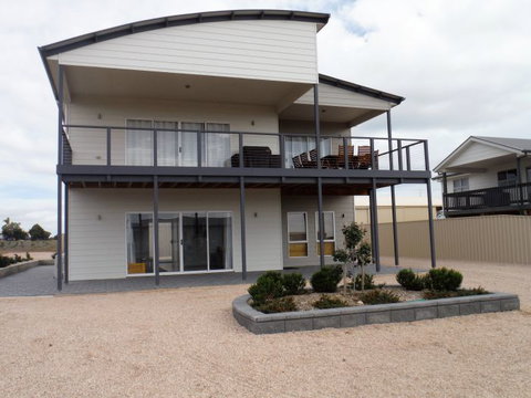 Ocean Swell - Lismore Accommodation 2