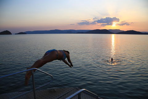 Lake Argyle Sunset Magic Cruise Departing Kununurra - Lismore Accommodation 4