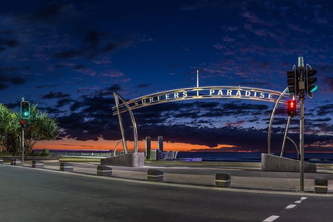 Luxury Brisbane Airport Transfers To And From Surfers Paradise For 4 Person - Lismore Accommodation 1