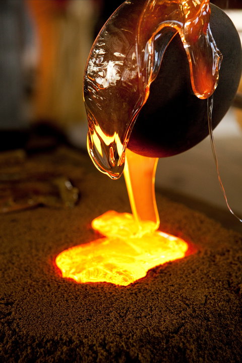 James McMurtrie's  Glass Blowing Studio And Gallery - Lismore Accommodation 2