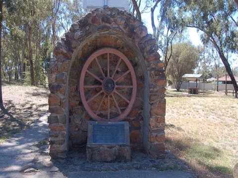 Jindera Pioneer Cairn - Lismore Accommodation 0