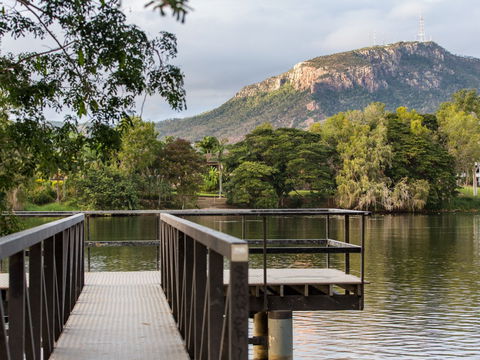 Lake Ross - Lismore Accommodation 0