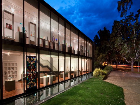 Wagga Wagga Art Gallery - Lismore Accommodation 2