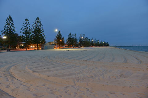 Altona Beach - Lismore Accommodation 1