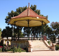 Gladstone Square - Lismore Accommodation
