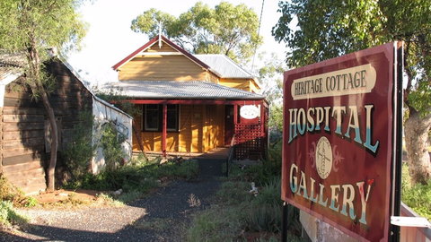 Lightning Ridge Heritage Cottage - Lismore Accommodation 0