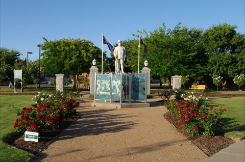 WW1 Memorial Park - Lismore Accommodation 0