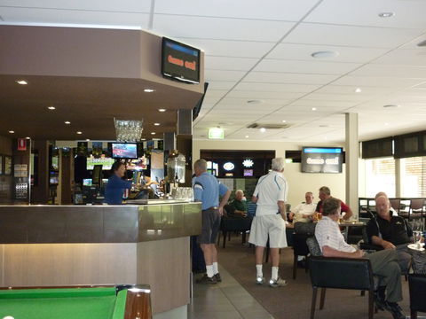 Queanbeyan Golf Club - Lismore Accommodation 1