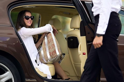 Adelaide Airport (ADL) To City Center To Airport - Private Transfer - Lismore Accommodation 1
