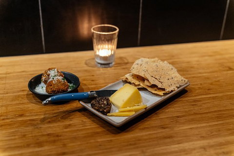 The Flavors Of Perth: Fremantle Wine & Bites Private Tour - Lismore Accommodation 4