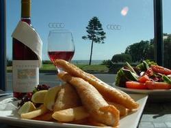 Henley Beach Hotel - Lismore Accommodation 2