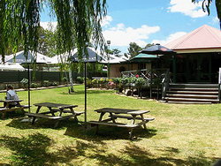 Oakbank Hotel - Lismore Accommodation 3