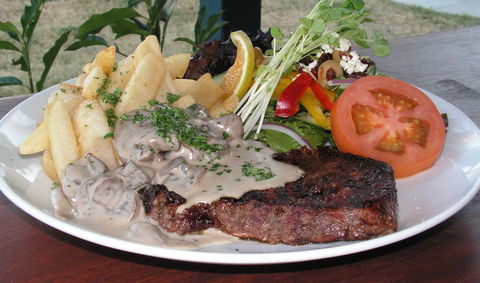 Fairways Tavern - Lismore Accommodation 1