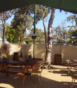 Hale Road Tavern - Lismore Accommodation 2