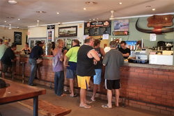 Humpty Doo Hotel - Lismore Accommodation 3