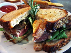 Alpine Hotel - Lismore Accommodation 2