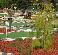 18 Hole Mini Golf - Club Husky - Lismore Accommodation