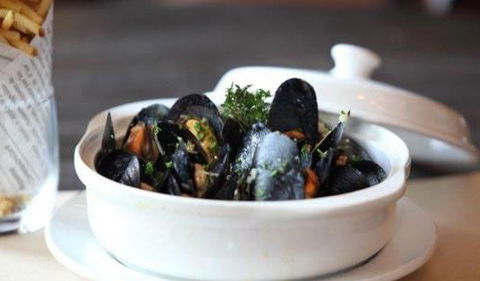 Le Bistro @ Cheval Blanc - Lismore Accommodation 2