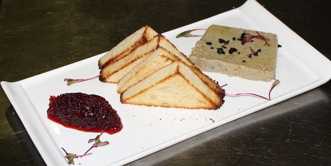 Le Bistro @ Cheval Blanc - Lismore Accommodation 4