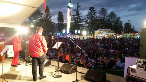 A Luminous Christmas At The Entrance - Lismore Accommodation 0