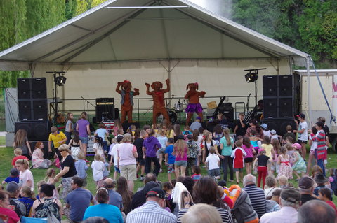 Regional Australia Bank Inverell Sapphire City Festival - Lismore Accommodation 1